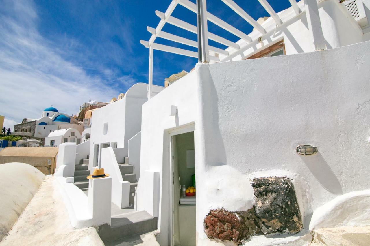 White Cave House Villa Oia  Exterior photo
