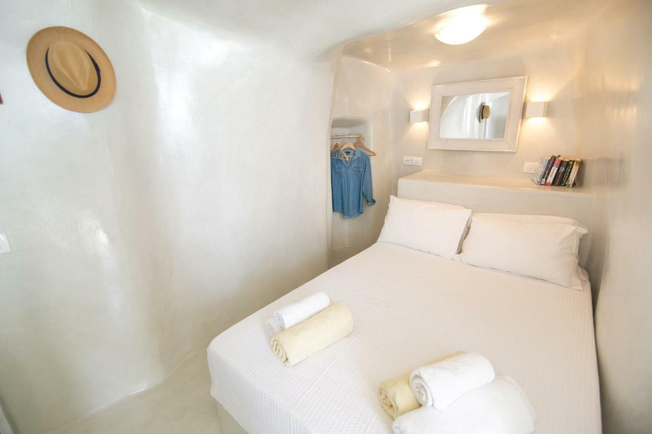 White Cave House Villa Oia  Exterior photo
